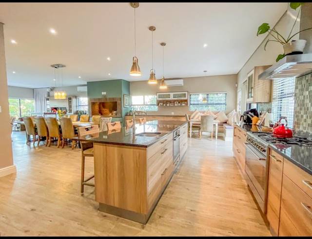 4 BEDROOM HOUSE FOR SALE IN COURTRAI